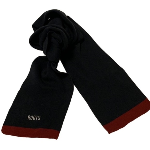 ROOTS scarf black with red trim 6.5” x 89” OS UNISEX - Picture 5 of 8